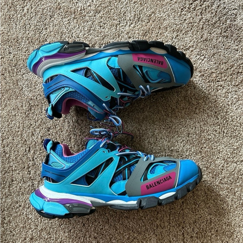 Balenciaga track